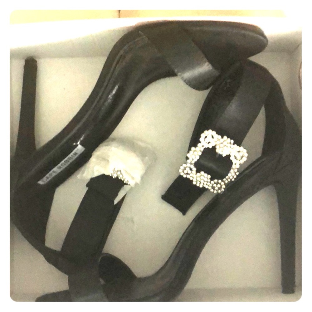 Brand new size 10 Cape Robbin Suzzy shoes